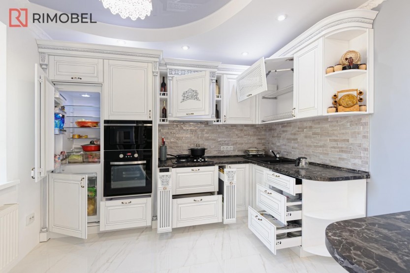 Белая кухня в классическом стиле Классические кухни la comanda chisinau