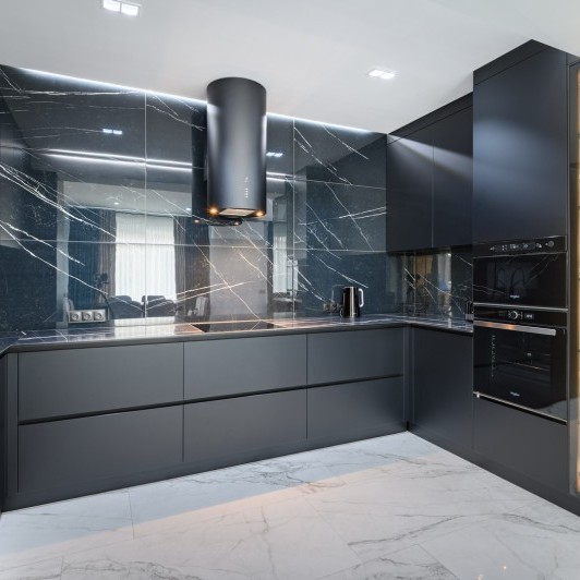 Кухня современная, г. Окница, улица Киев, 14  Современные кухни la comanda