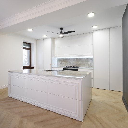 Кухня неоклассическая, мун. Кишинёв, село Бачой,  ул. Ливезилор, 3/1 Кухни неоклассика la comanda