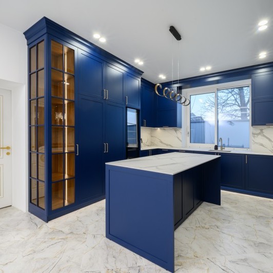 Кухня неоклассическая, г. Теленешты, ул. Николае Милеску Спэтарул, 3 Кухни неоклассика la comanda