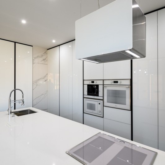 Кухня модерн, Сороки, улица Евгения Кока, 3 Современные кухни la comanda chisinau