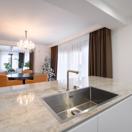 Кухня неоклассическая, мун. Кишинёв, село Бачой,  ул. Ливезилор, 3/1 Кухни неоклассика la comanda chisinau