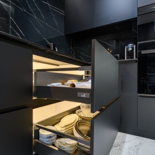 Кухня современная, г. Окница, улица Киев, 14  Современные кухни la comanda