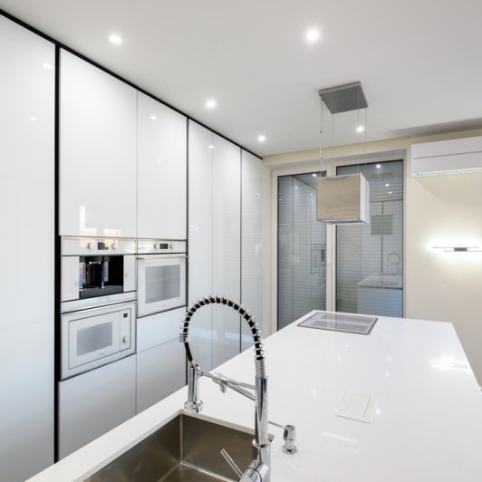 Кухня модерн, Сороки, улица Евгения Кока, 3 Современные кухни la comanda chisinau