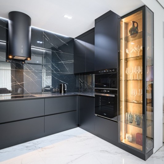 Кухня современная, г. Окница, улица Киев, 14  Современные кухни la comanda