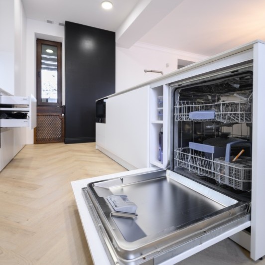 Кухня неоклассическая, мун. Кишинёв, село Бачой,  ул. Ливезилор, 3/1 Кухни неоклассика la comanda