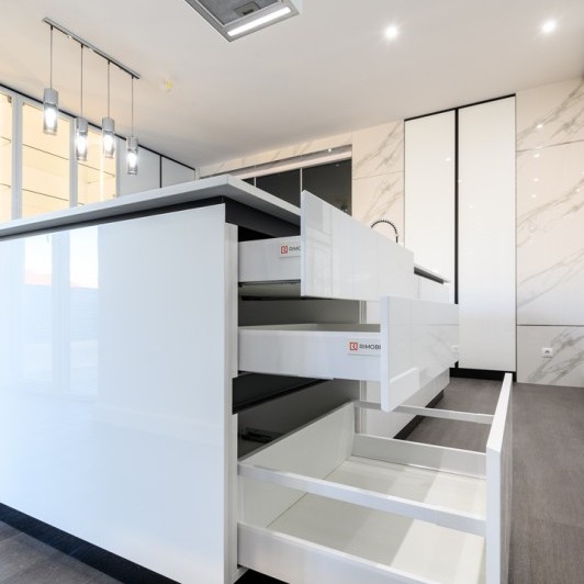 Кухня модерн, Сороки, улица Евгения Кока, 3 Современные кухни la comanda chisinau