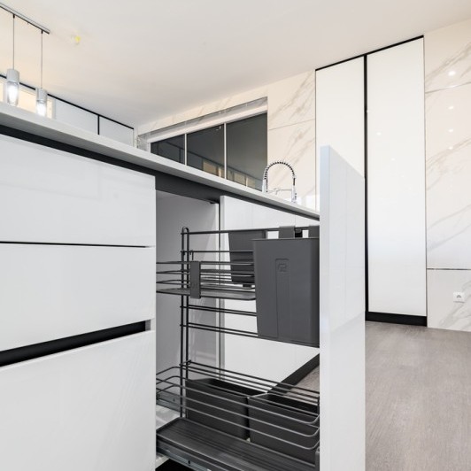 Кухня модерн, Сороки, улица Евгения Кока, 3 Современные кухни la comanda chisinau